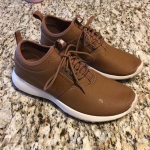 EUC Tan leather Nike